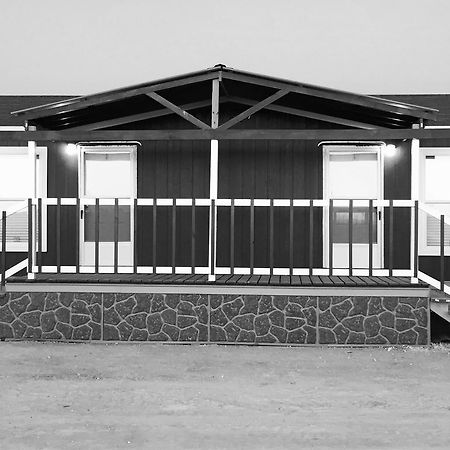 Grand Inn Big Lake Buitenkant foto